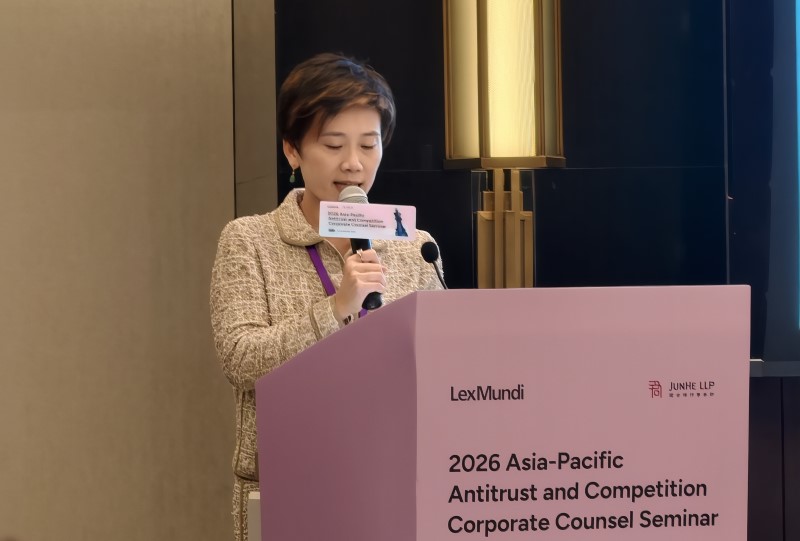 D2-Moderator Wei Yingling-1.jpg